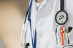 Změna zákona o nelékařských zdravotnických povoláních zřejmě umožní kratší vzdělání